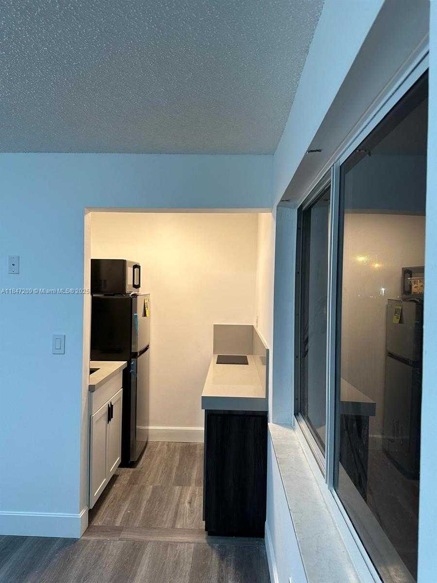 Small Image of 2330 WEST 6TH CT, Hialeah Number 16