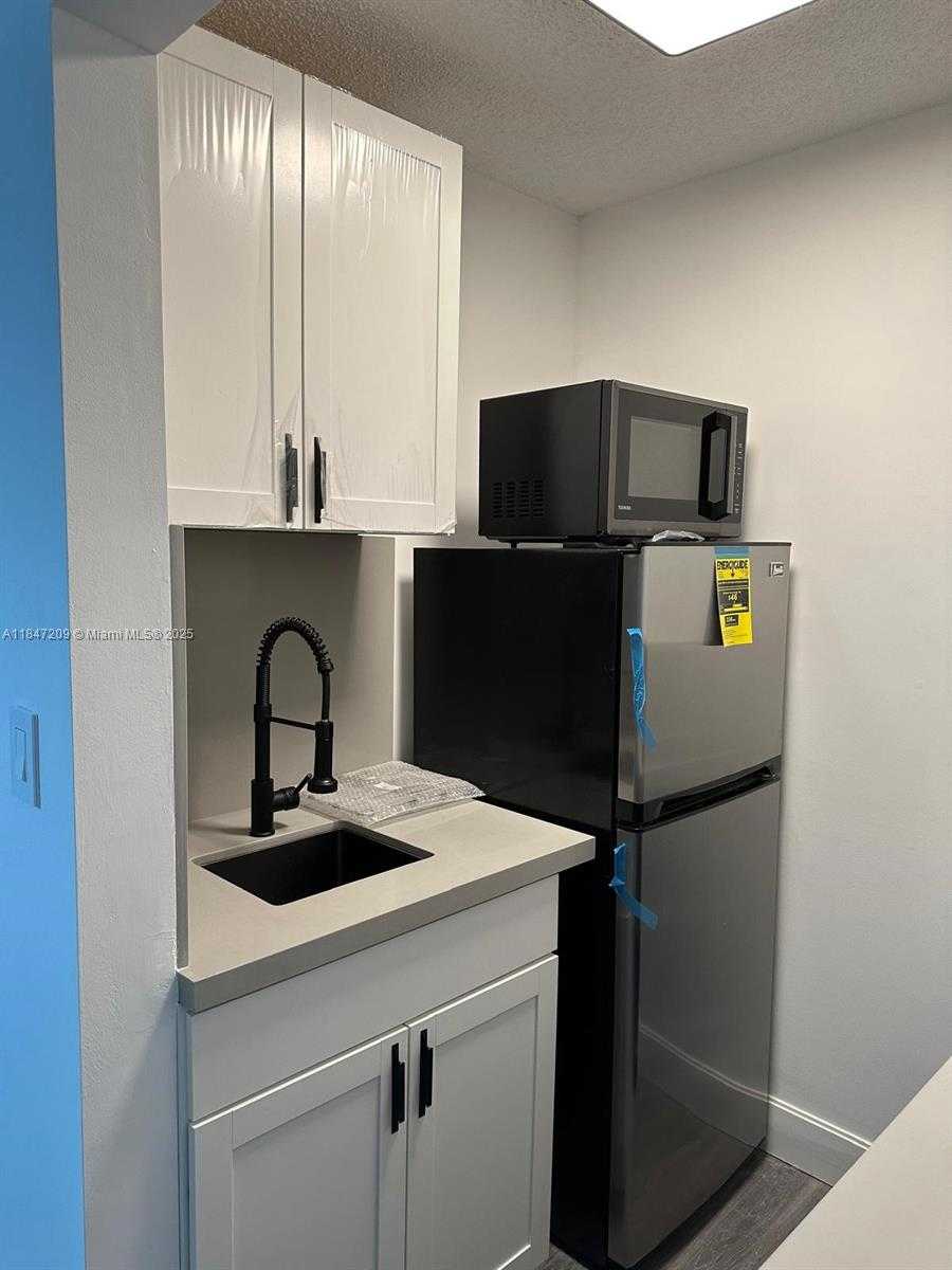 Small Image of 2330 WEST 6TH CT, Hialeah Number 17
