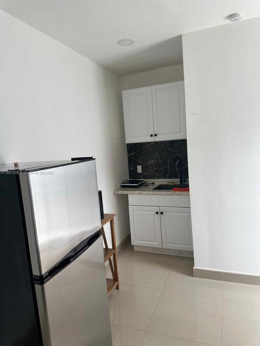 Small Image of 2330 WEST 6TH CT, Hialeah Number 21