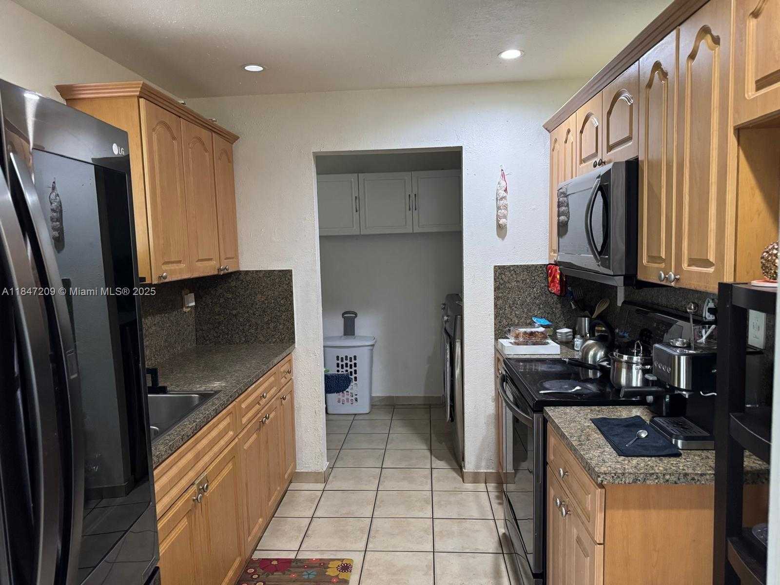 Small Image of 2330 WEST 6TH CT, Hialeah Number 6