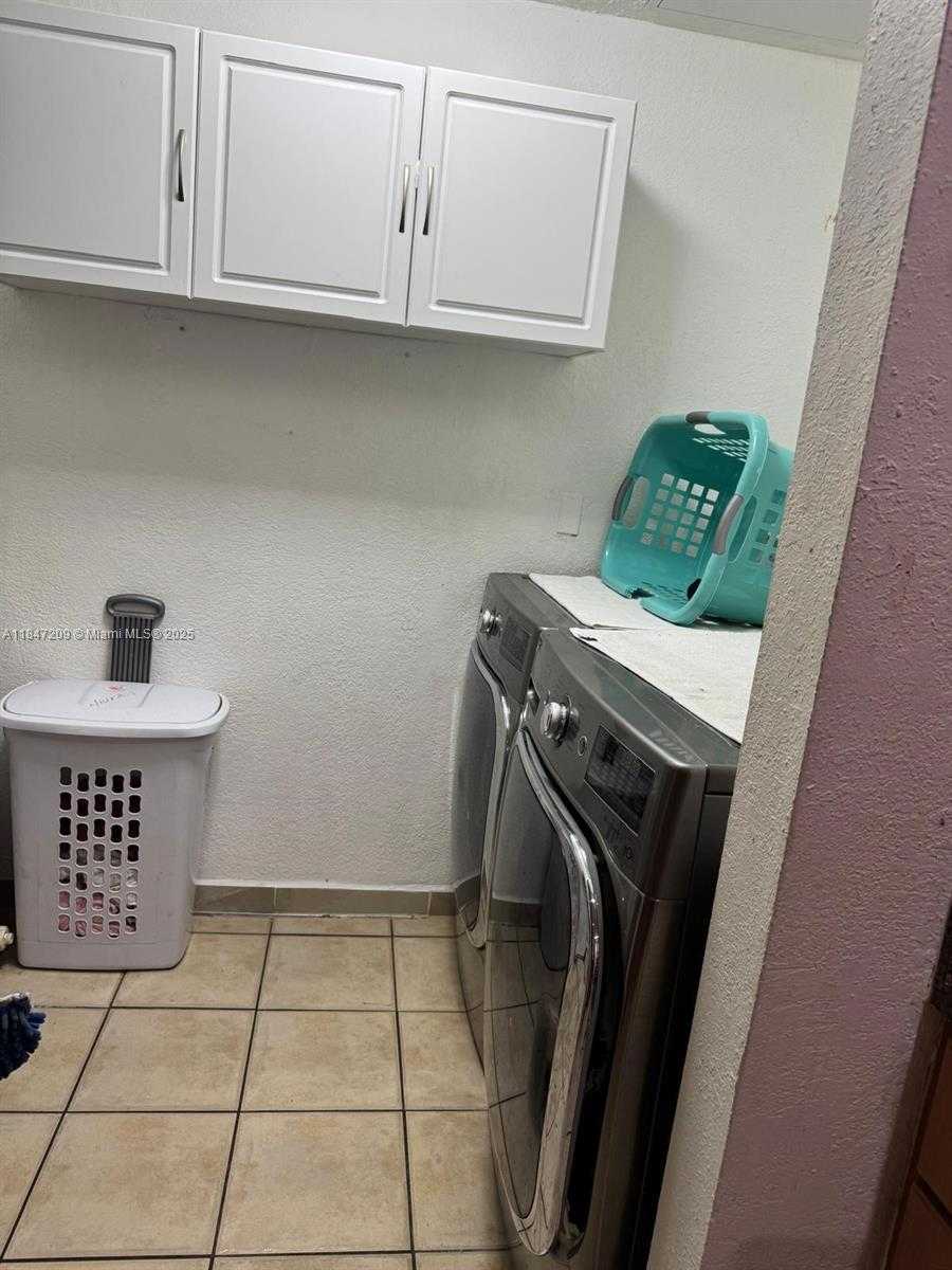 Small Image of 2330 WEST 6TH CT, Hialeah Number 7