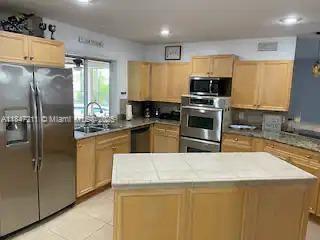 Small Image of 1219 NORTH EAST 14, Cape Coral Number 2