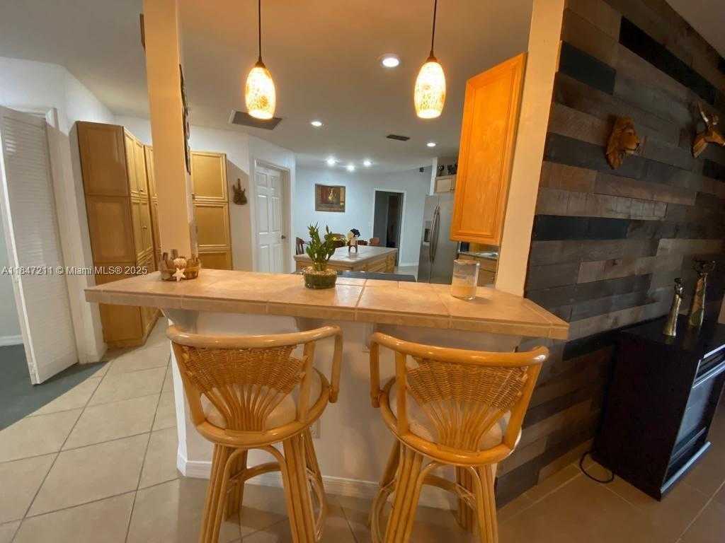 Small Image of 1219 NORTH EAST 14, Cape Coral Number 3