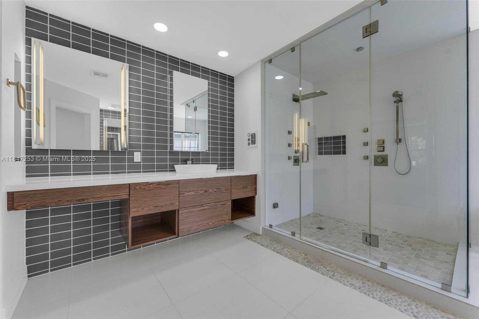 Small Image of 2128 SOUTH WEST 176TH TER, Miramar Number 19