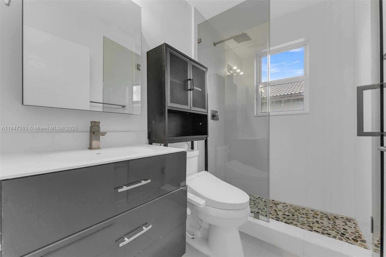 Small Image of 2128 SOUTH WEST 176TH TER, Miramar Number 27