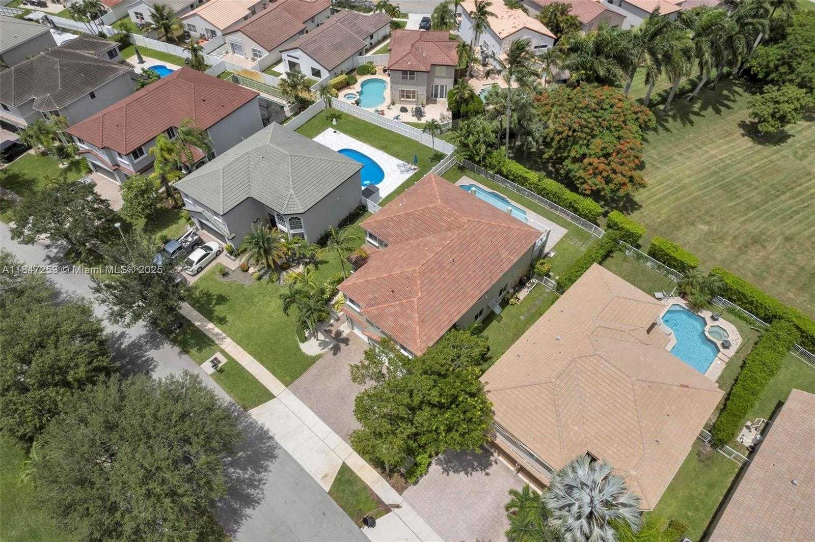 Small Image of 2128 SOUTH WEST 176TH TER, Miramar Number 42