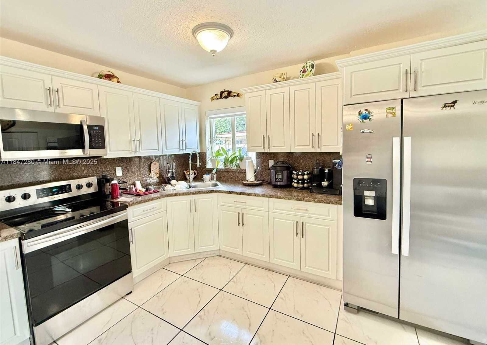 Small Image of 18026 NORTH WEST 35TH CT, Miami Gardens Number 3