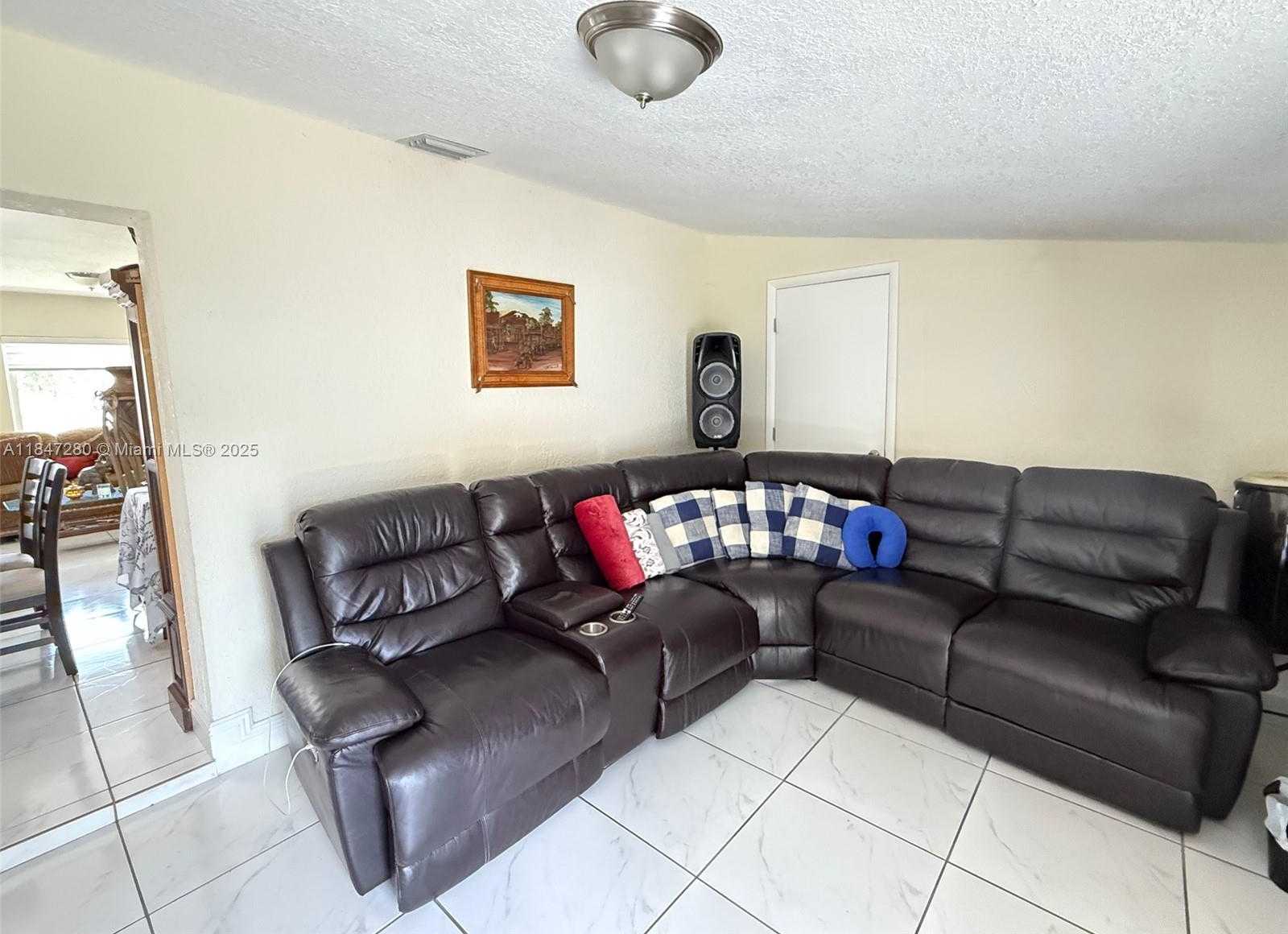 Small Image of 18026 NORTH WEST 35TH CT, Miami Gardens Number 5