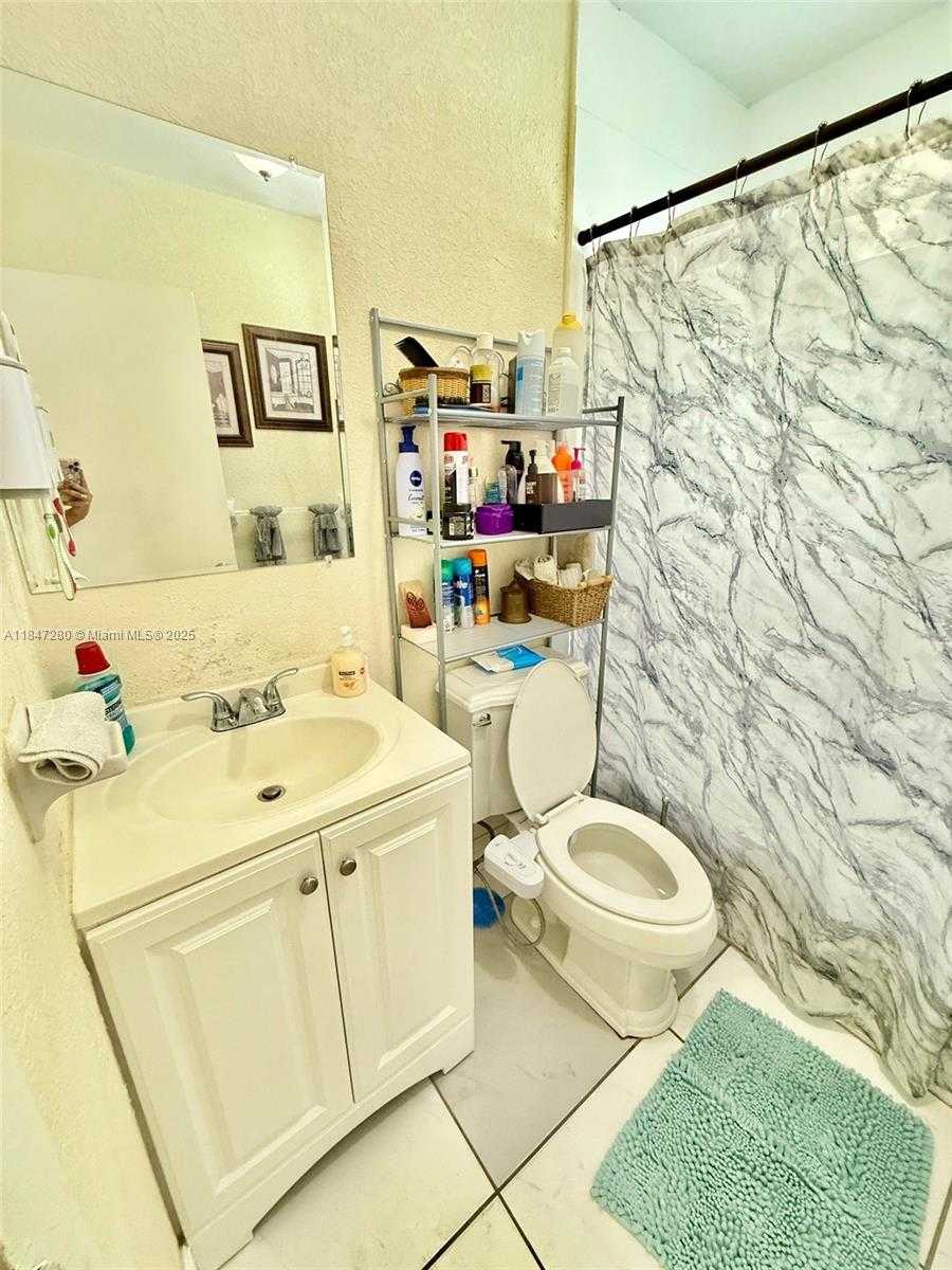 Small Image of 18026 NORTH WEST 35TH CT, Miami Gardens Number 6