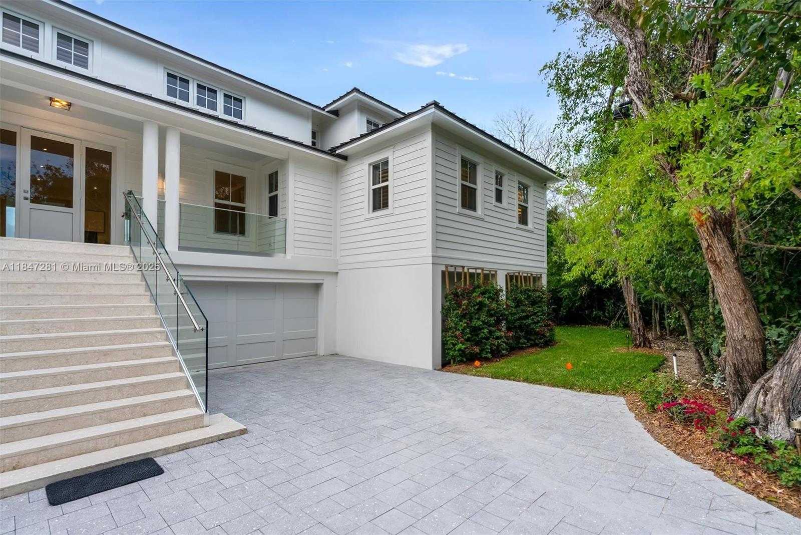 Small Image of 75840 OVERSEAS HWY, Islamorada Number 13