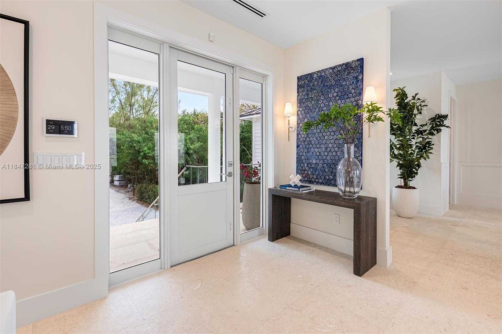Small Image of 75840 OVERSEAS HWY, Islamorada Number 14
