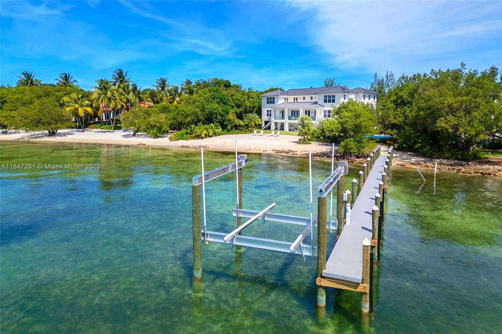 Small Image of 75840 OVERSEAS HWY, Islamorada Number 2