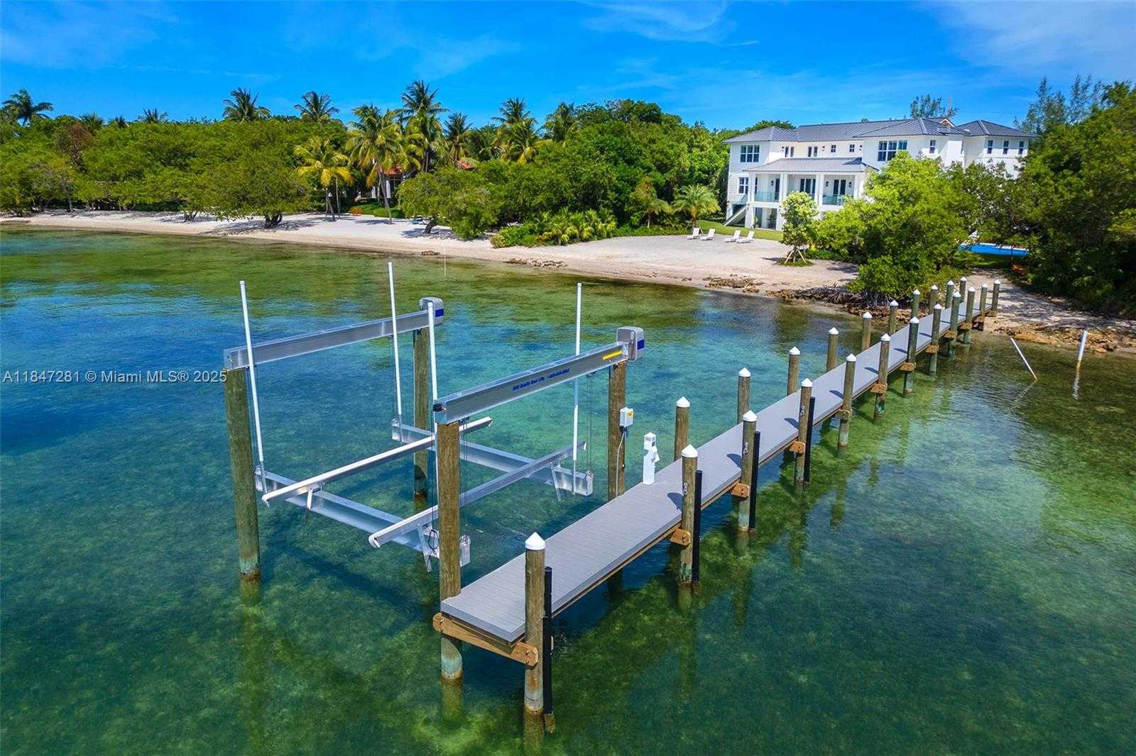 Small Image of 75840 OVERSEAS HWY, Islamorada Number 3