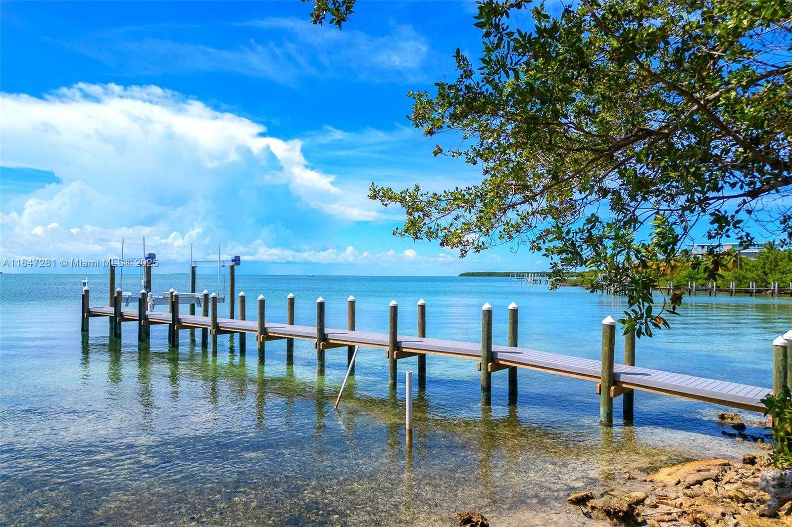 Small Image of 75840 OVERSEAS HWY, Islamorada Number 4