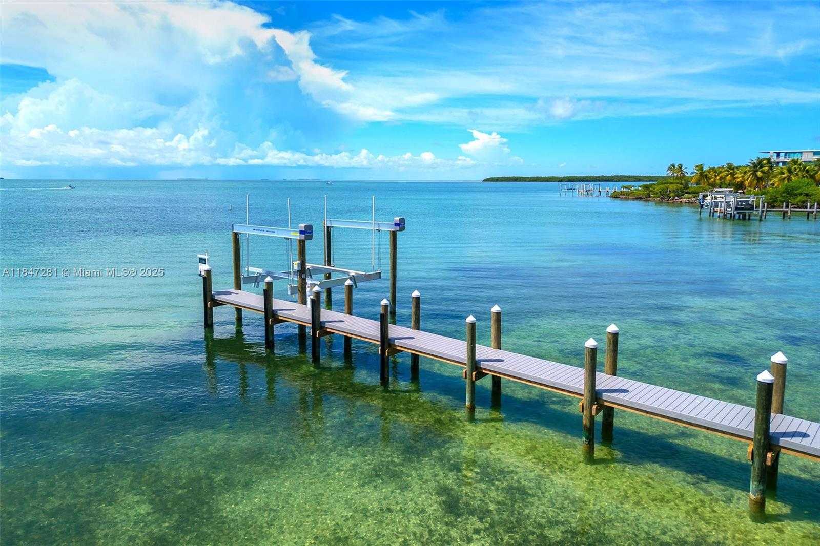Small Image of 75840 OVERSEAS HWY, Islamorada Number 5