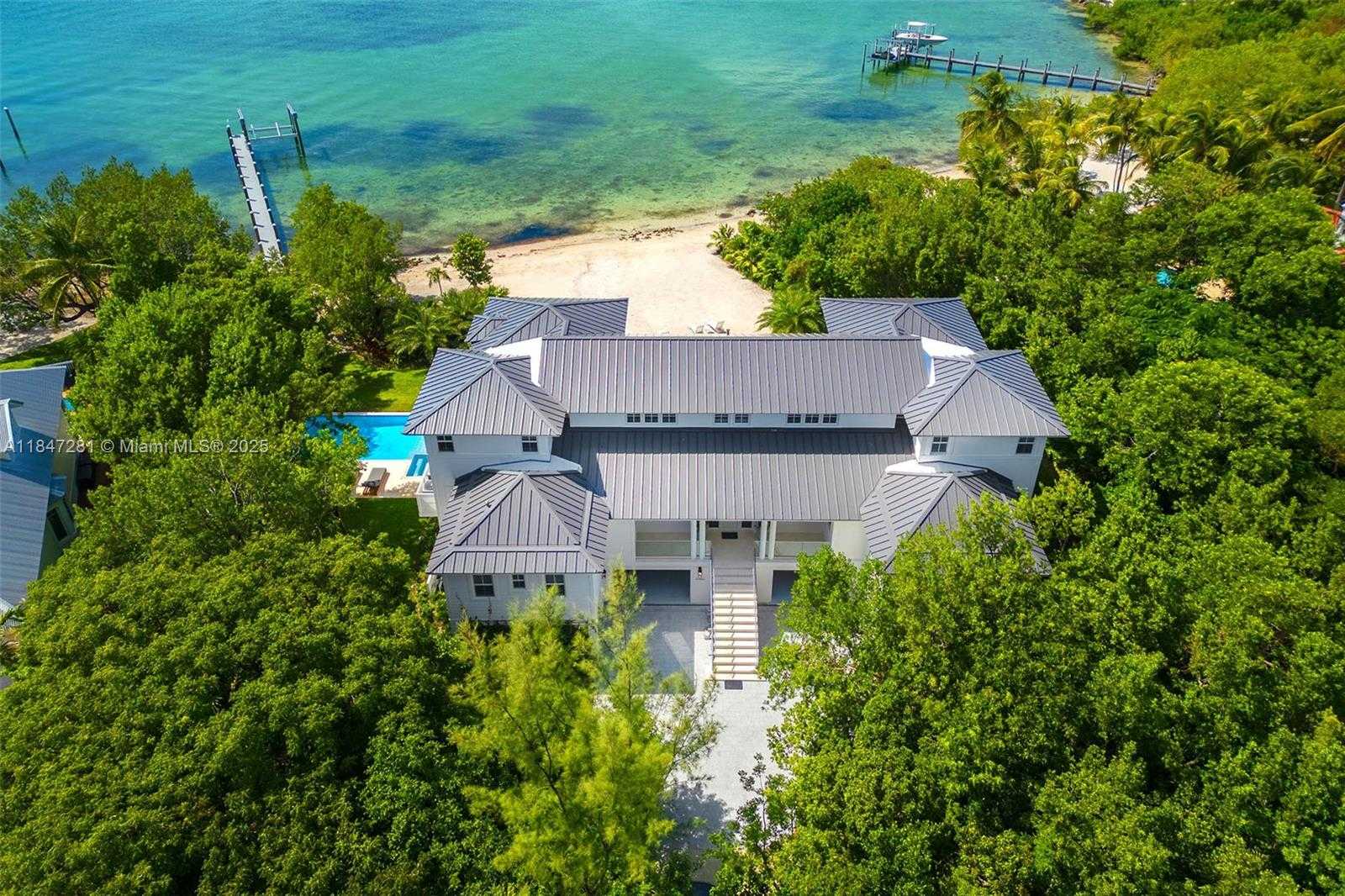 Small Image of 75840 OVERSEAS HWY, Islamorada Number 9