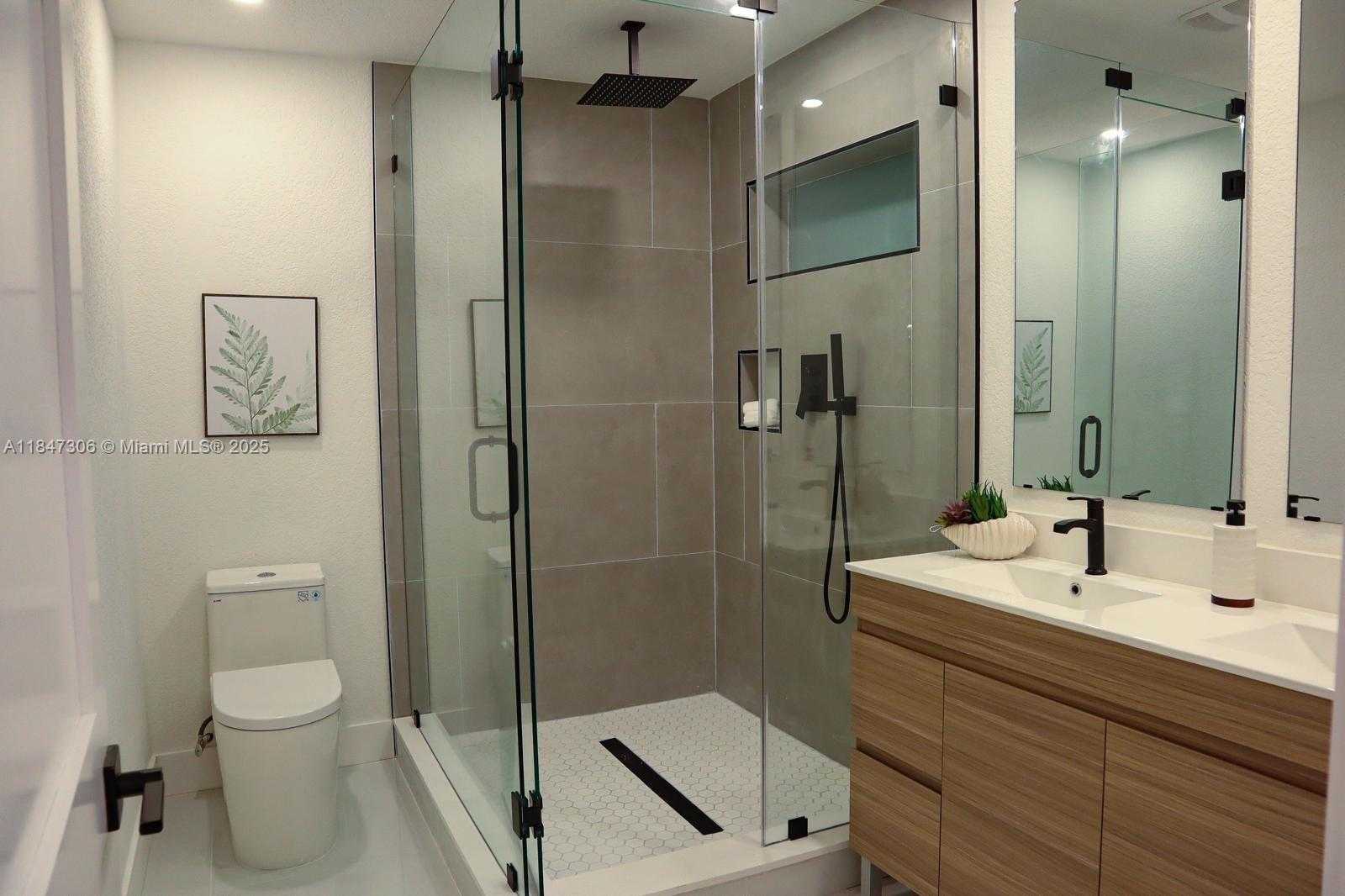 Small Image of 930 NORTH EAST 163RD ST, North Miami Beach Number 16