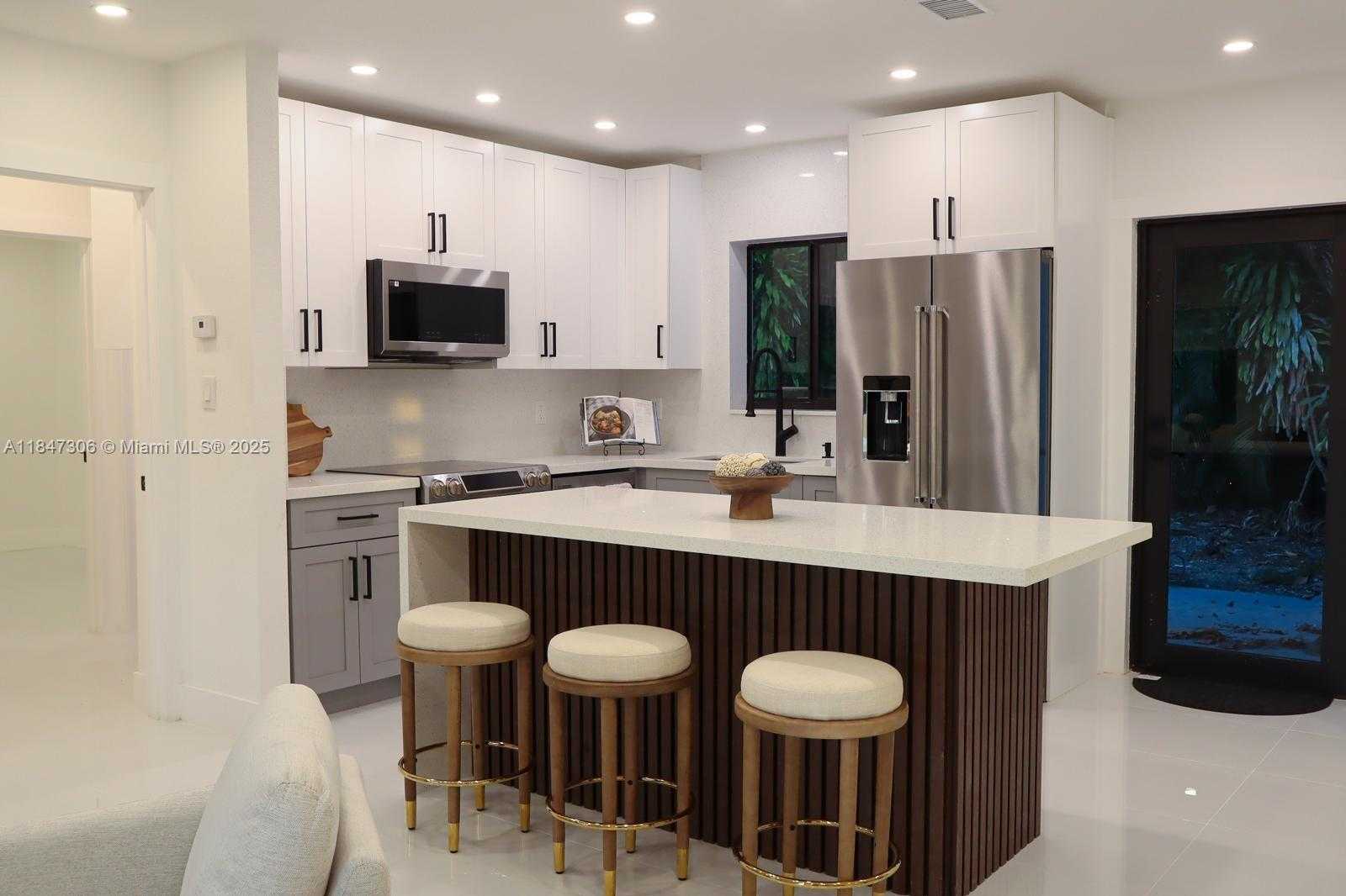 Small Image of 930 NORTH EAST 163RD ST, North Miami Beach Number 19