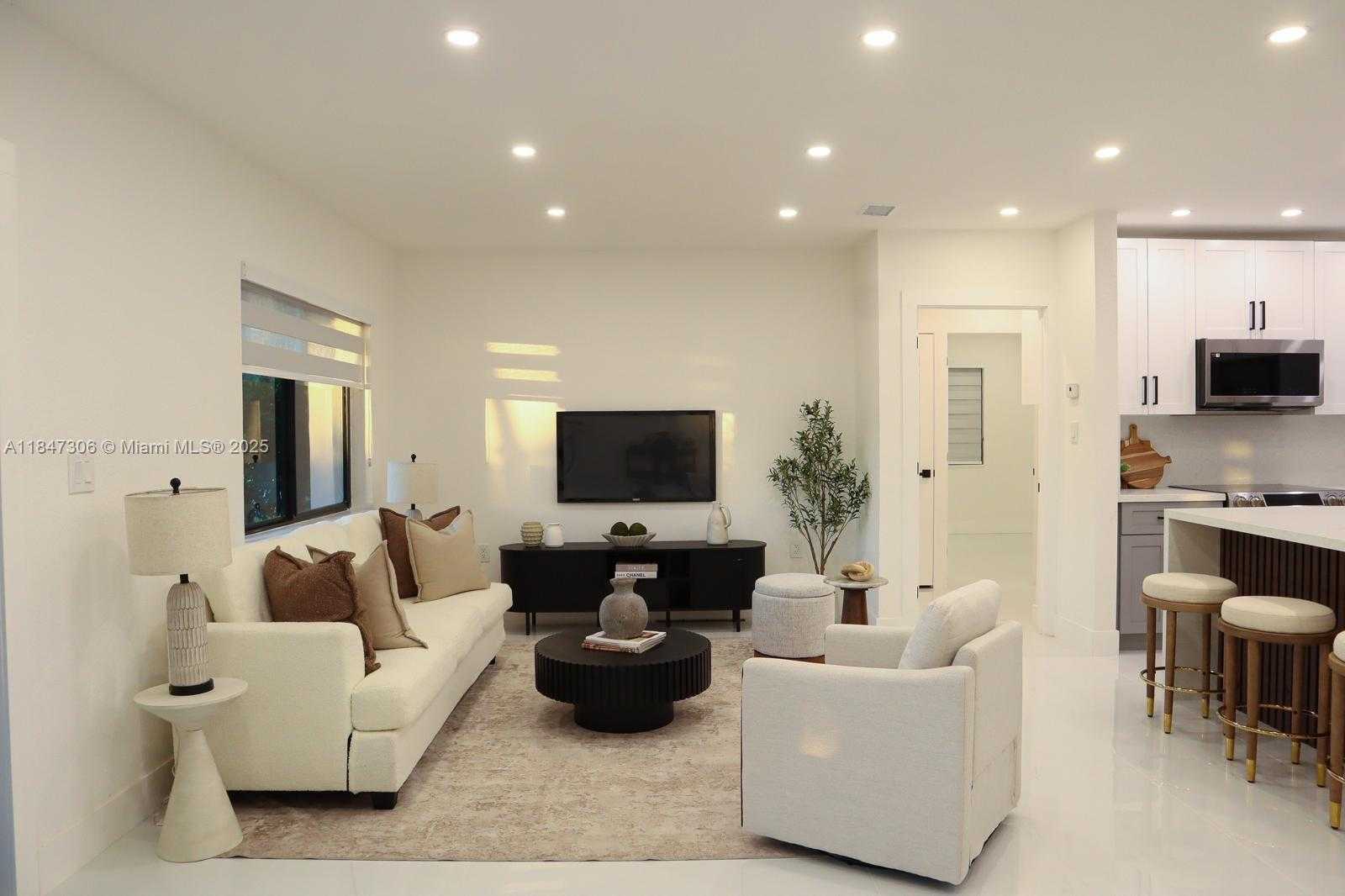 Small Image of 930 NORTH EAST 163RD ST, North Miami Beach Number 9