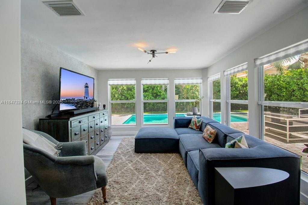 Small Image of 2716 NORTH EAST 27TH CT, Fort Lauderdale Number 2