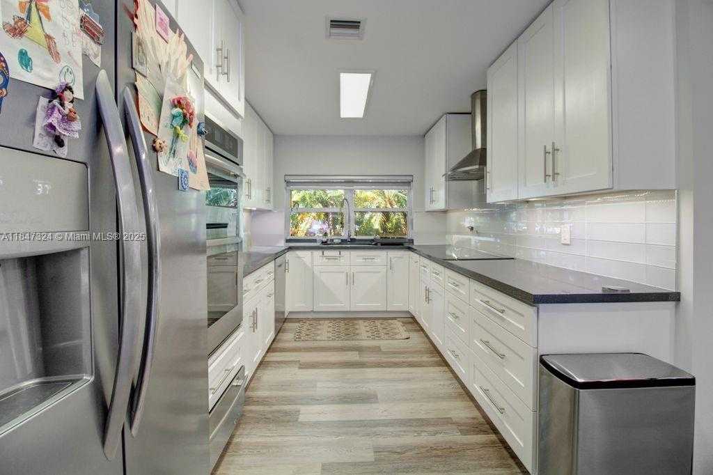 Small Image of 2716 NORTH EAST 27TH CT, Fort Lauderdale Number 8