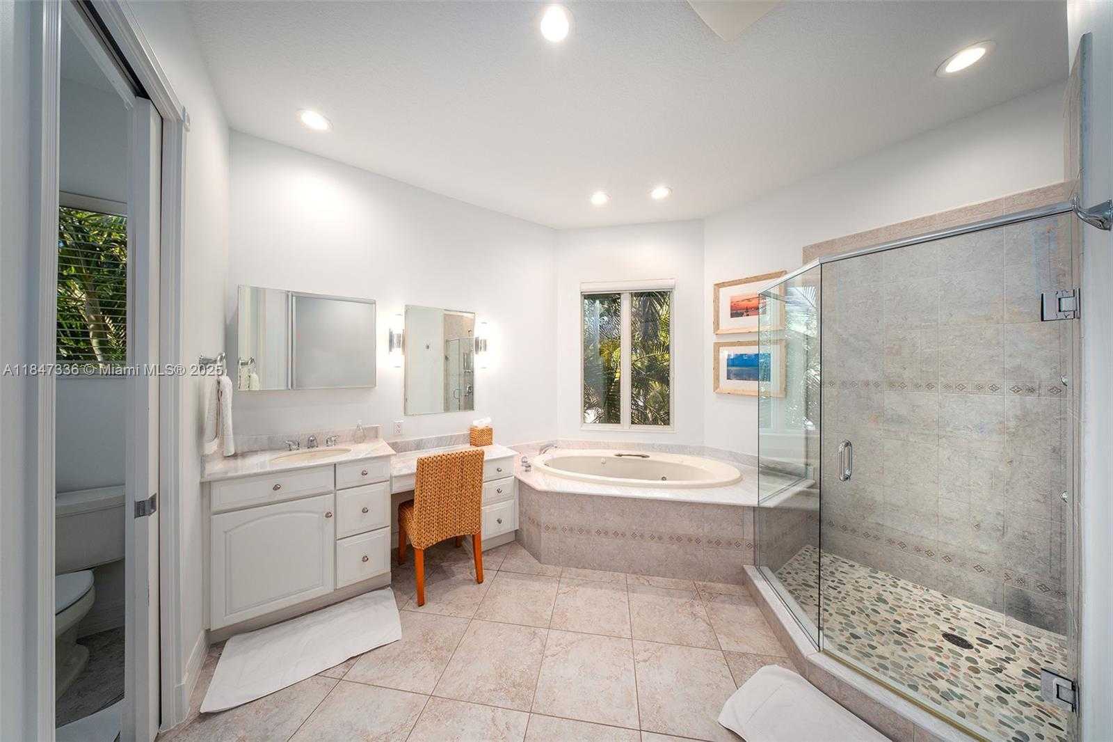Small Image of 1151 OCEAN DR, Lower Keys Number 14