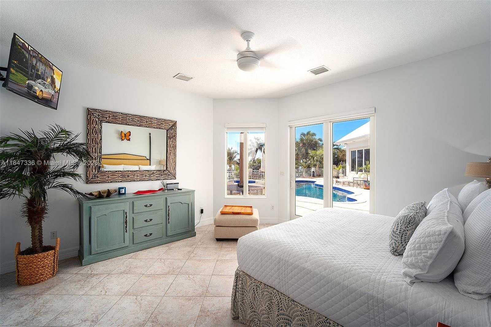 Small Image of 1151 OCEAN DR, Lower Keys Number 18
