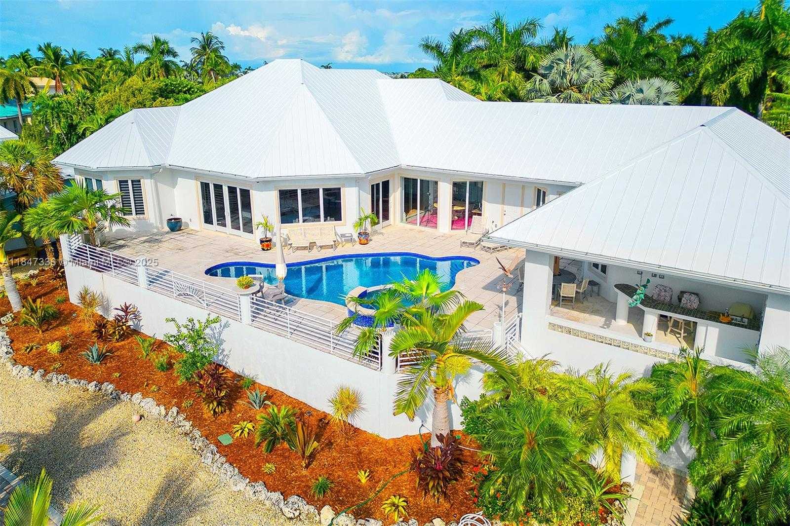 Small Image of 1151 OCEAN DR, Lower Keys Number 2
