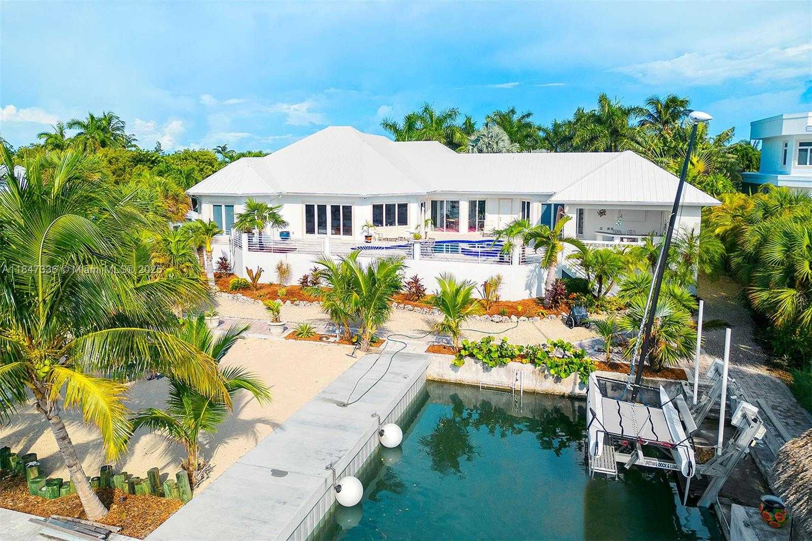 Small Image of 1151 OCEAN DR, Lower Keys Number 37