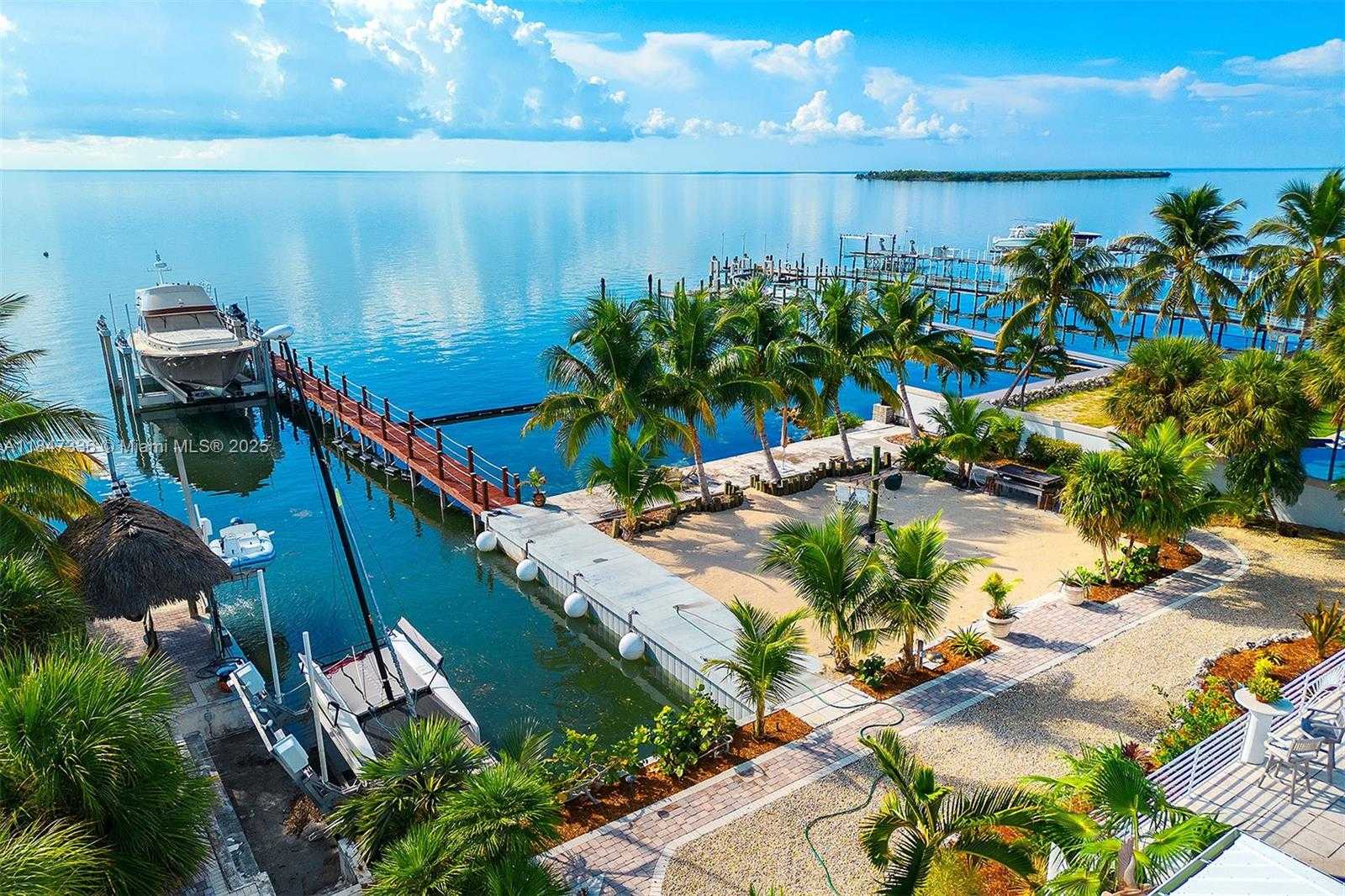 Small Image of 1151 OCEAN DR, Lower Keys Number 38