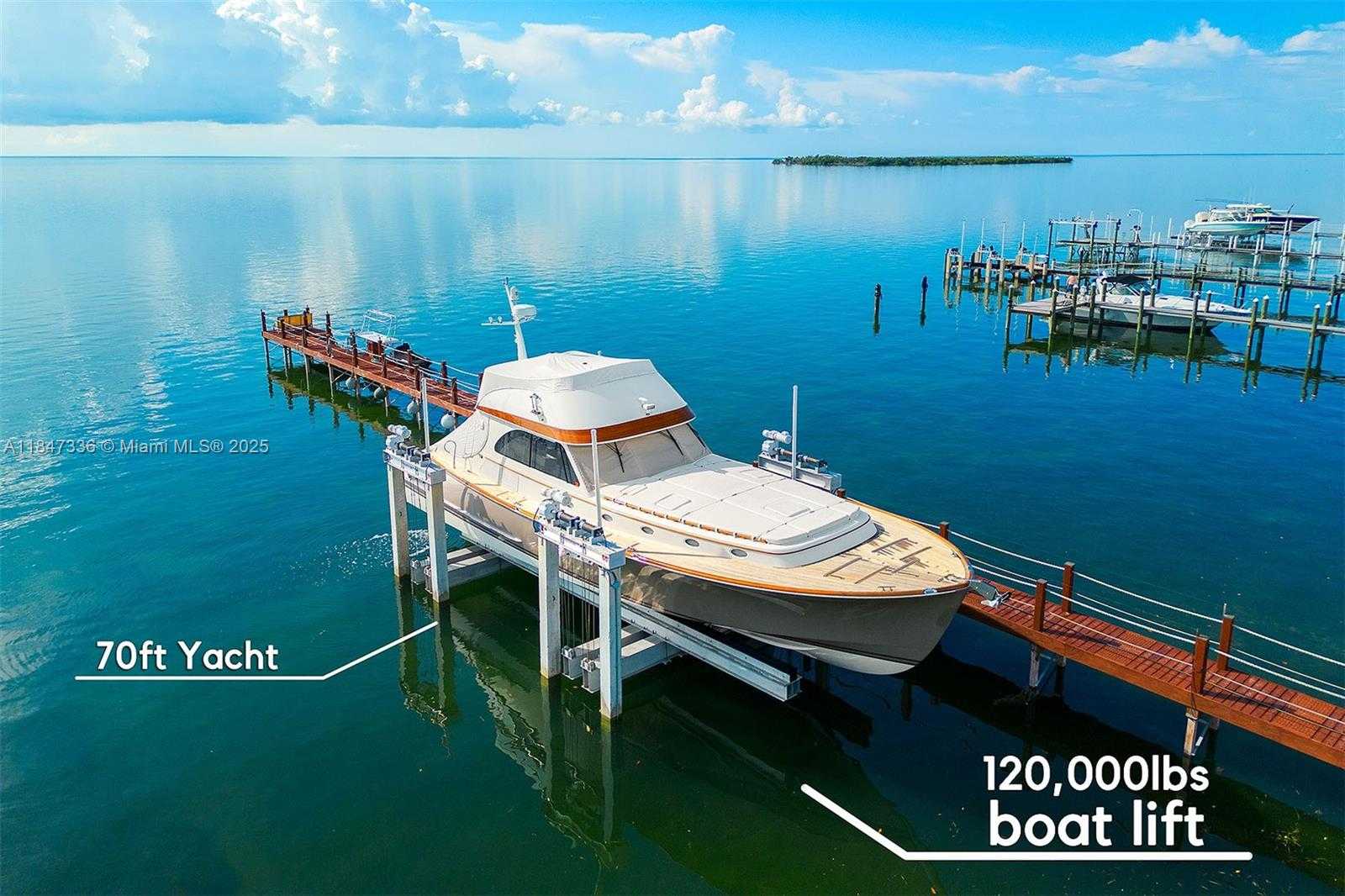 Small Image of 1151 OCEAN DR, Lower Keys Number 40