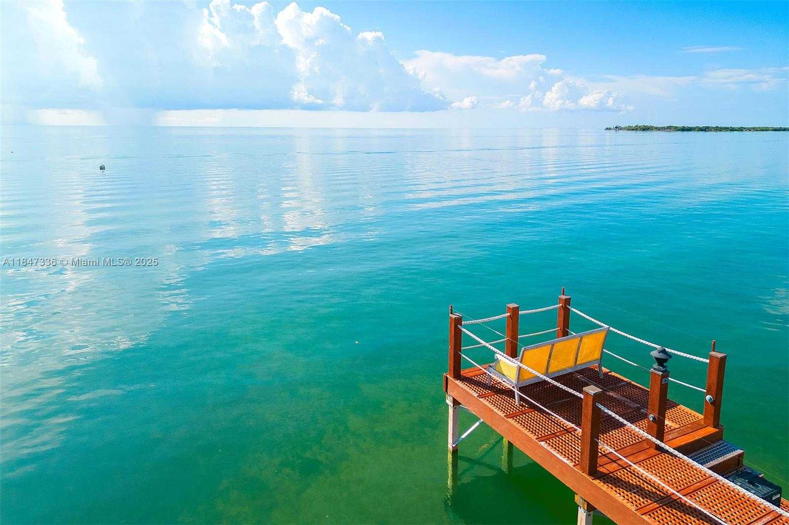 Small Image of 1151 OCEAN DR, Lower Keys Number 43