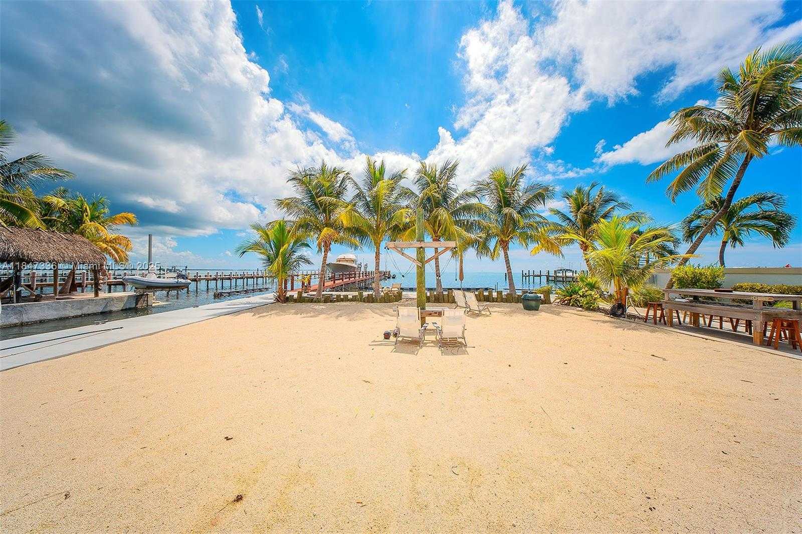 Small Image of 1151 OCEAN DR, Lower Keys Number 56