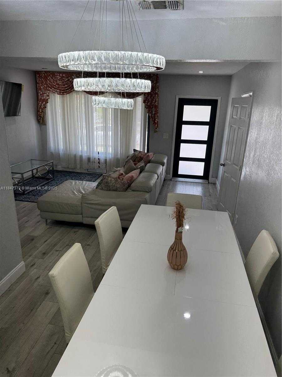 Small Image of 281 NORTH EAST 169TH ST, North Miami Beach Number 4