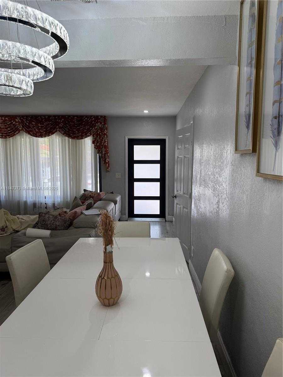 Small Image of 281 NORTH EAST 169TH ST, North Miami Beach Number 5