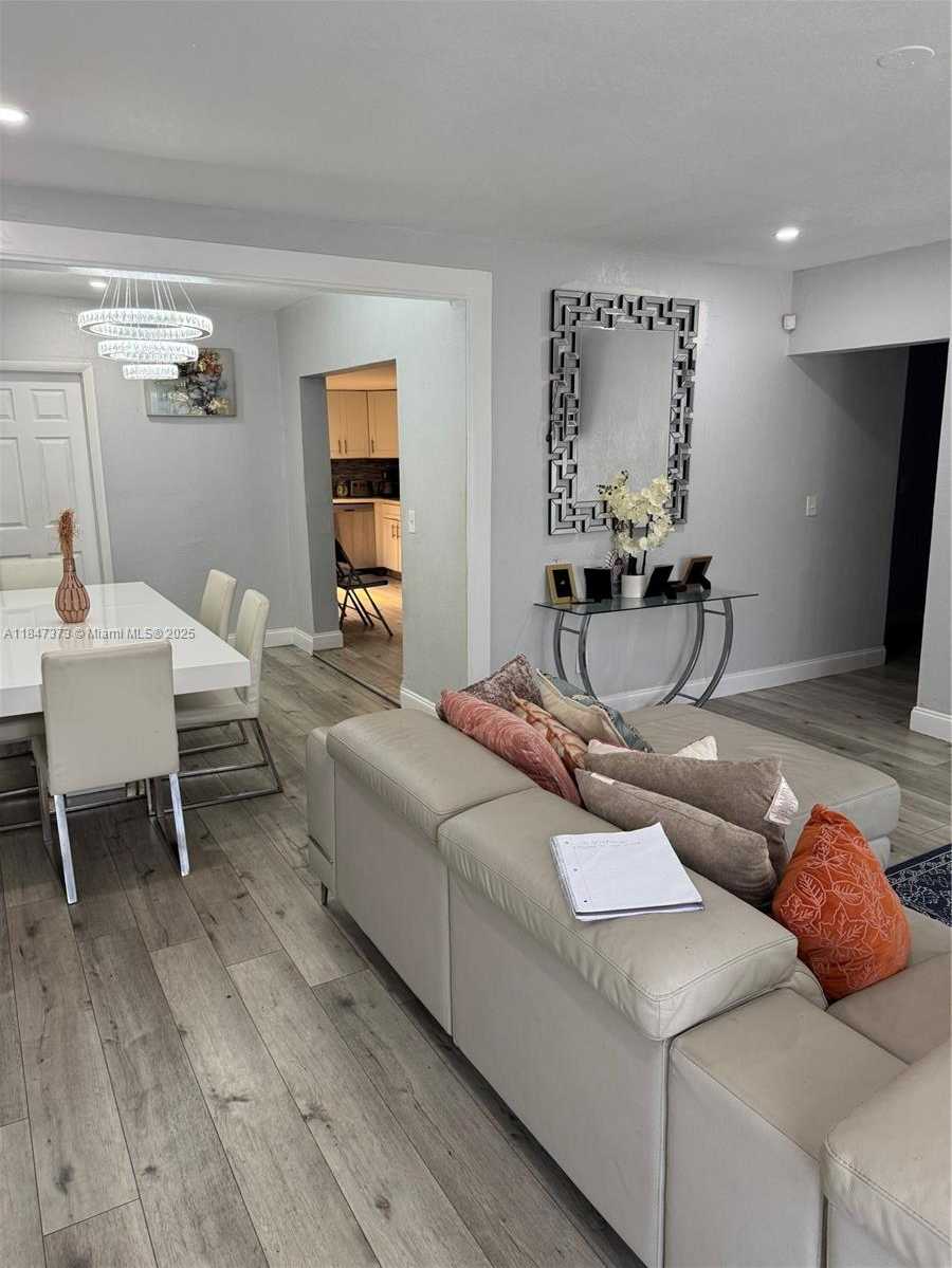 Small Image of 281 NORTH EAST 169TH ST, North Miami Beach Number 7