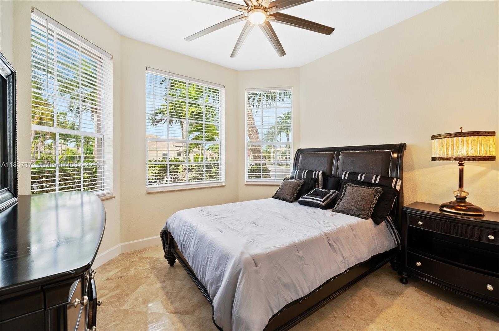 Small Image of 18900 SOUTH WEST 32ND CT, Miramar Number 16