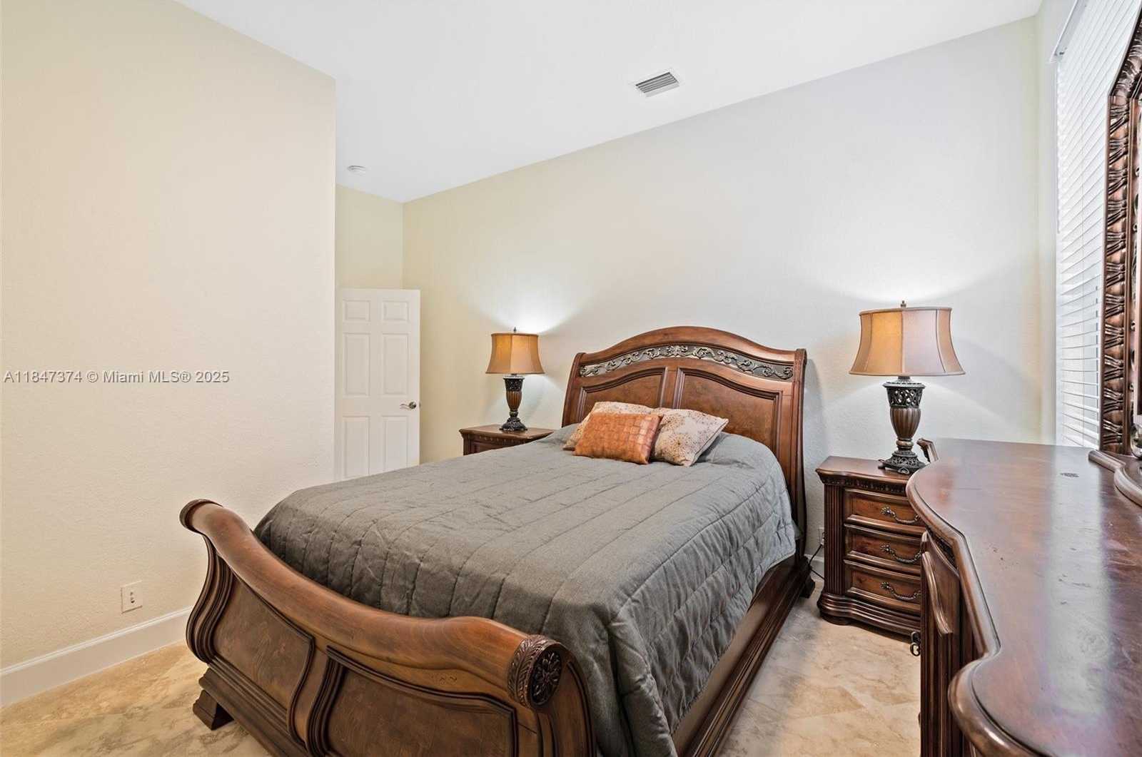 Small Image of 18900 SOUTH WEST 32ND CT, Miramar Number 18