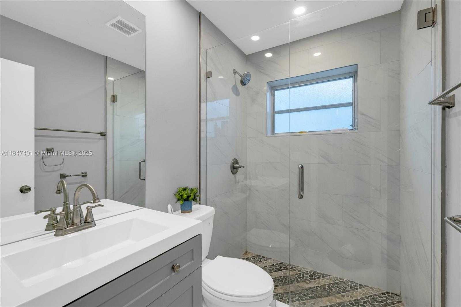 Small Image of 980 NORTH WEST 69 AVE, Margate Number 17