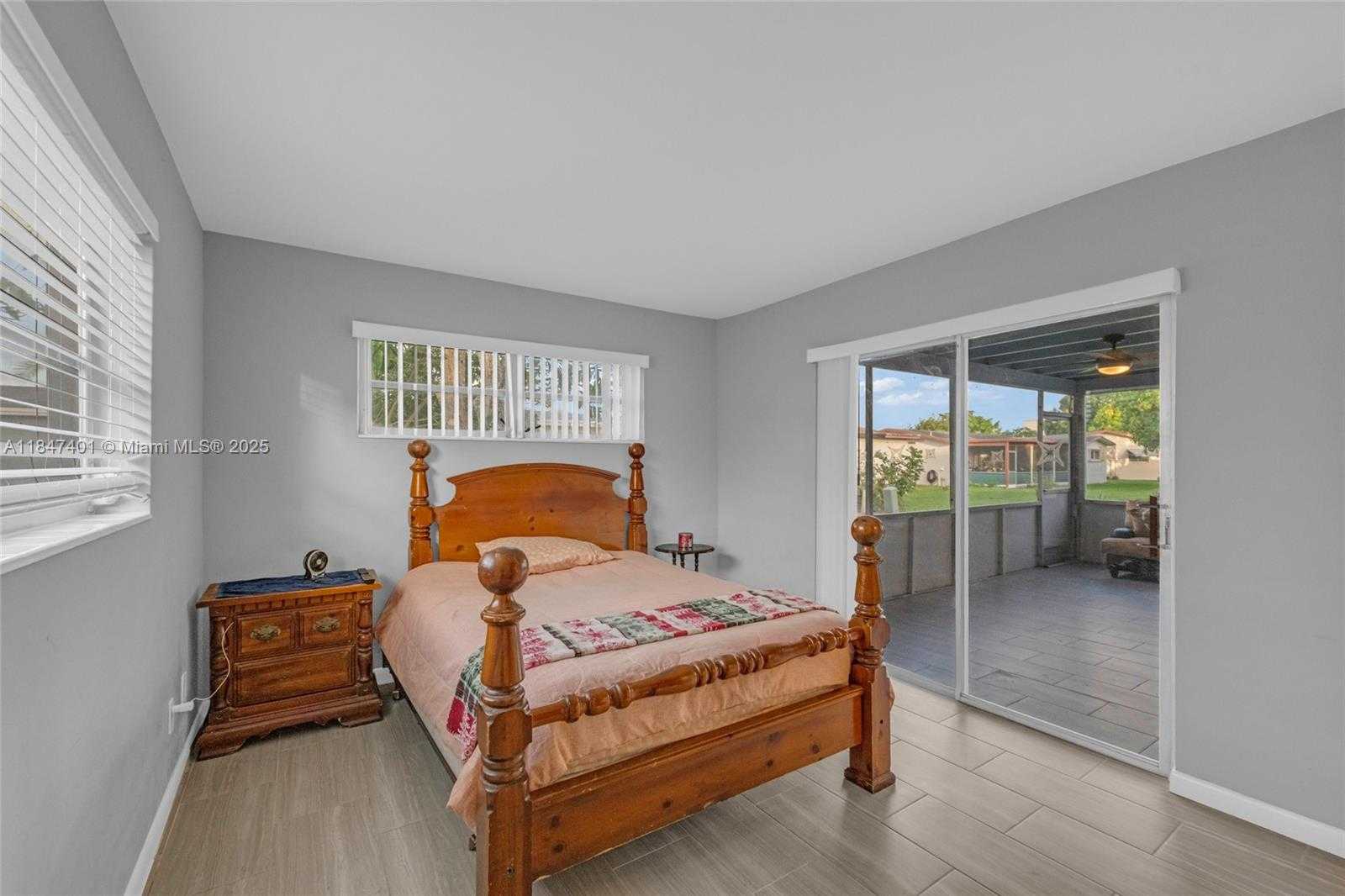 Small Image of 980 NORTH WEST 69 AVE, Margate Number 2