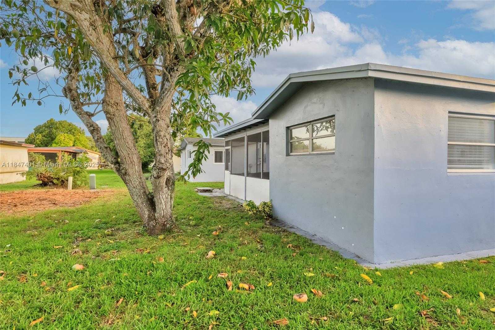 Small Image of 980 NORTH WEST 69 AVE, Margate Number 26