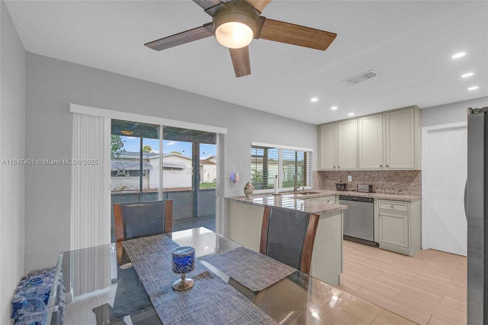 Small Image of 980 NORTH WEST 69 AVE, Margate Number 8