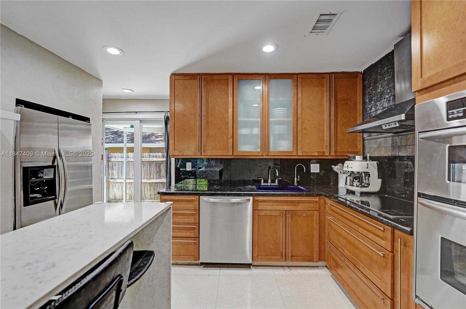 Small Image of 1401 NORTH EAST 5TH TER, Fort Lauderdale Number 18