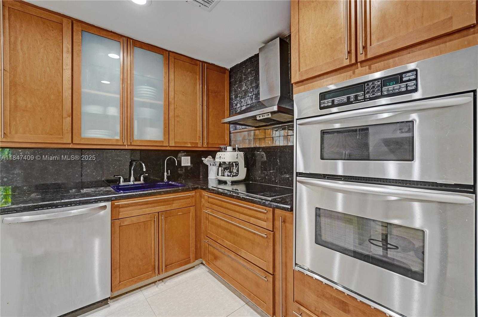 Small Image of 1401 NORTH EAST 5TH TER, Fort Lauderdale Number 19
