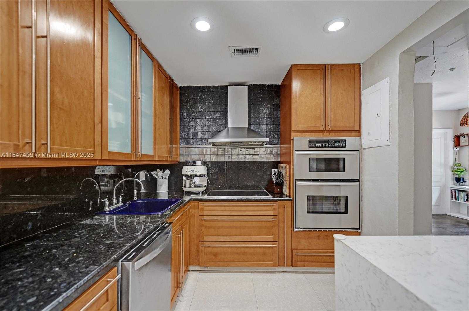 Small Image of 1401 NORTH EAST 5TH TER, Fort Lauderdale Number 20