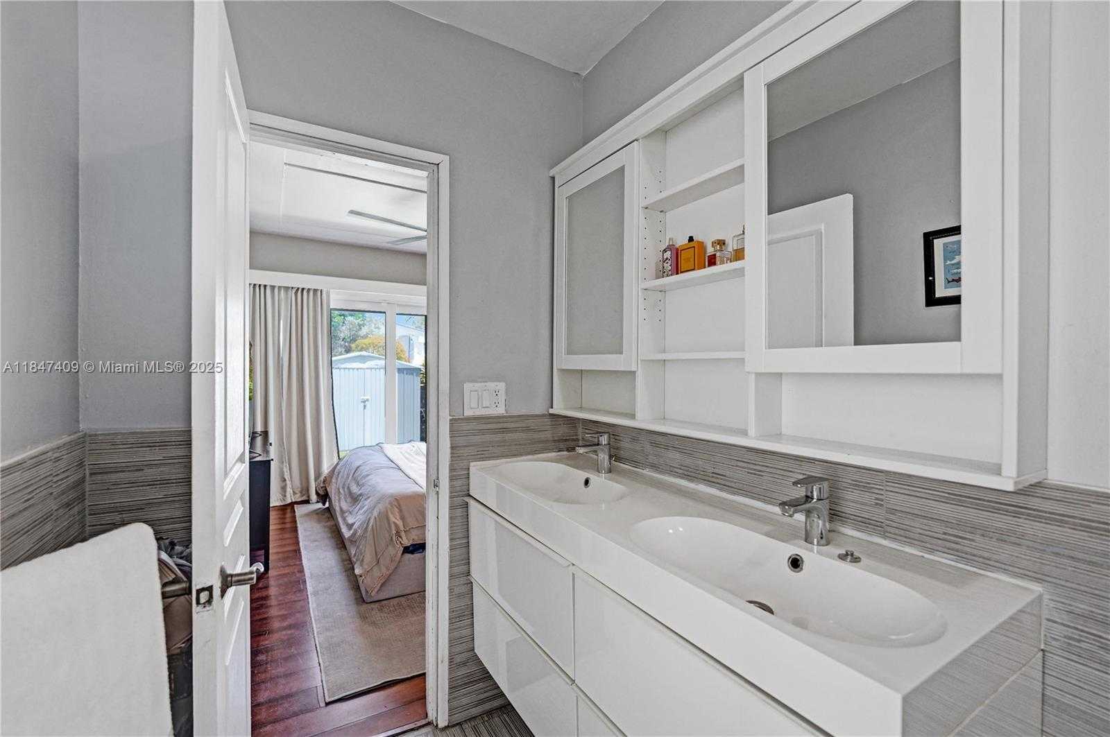 Small Image of 1401 NORTH EAST 5TH TER, Fort Lauderdale Number 32