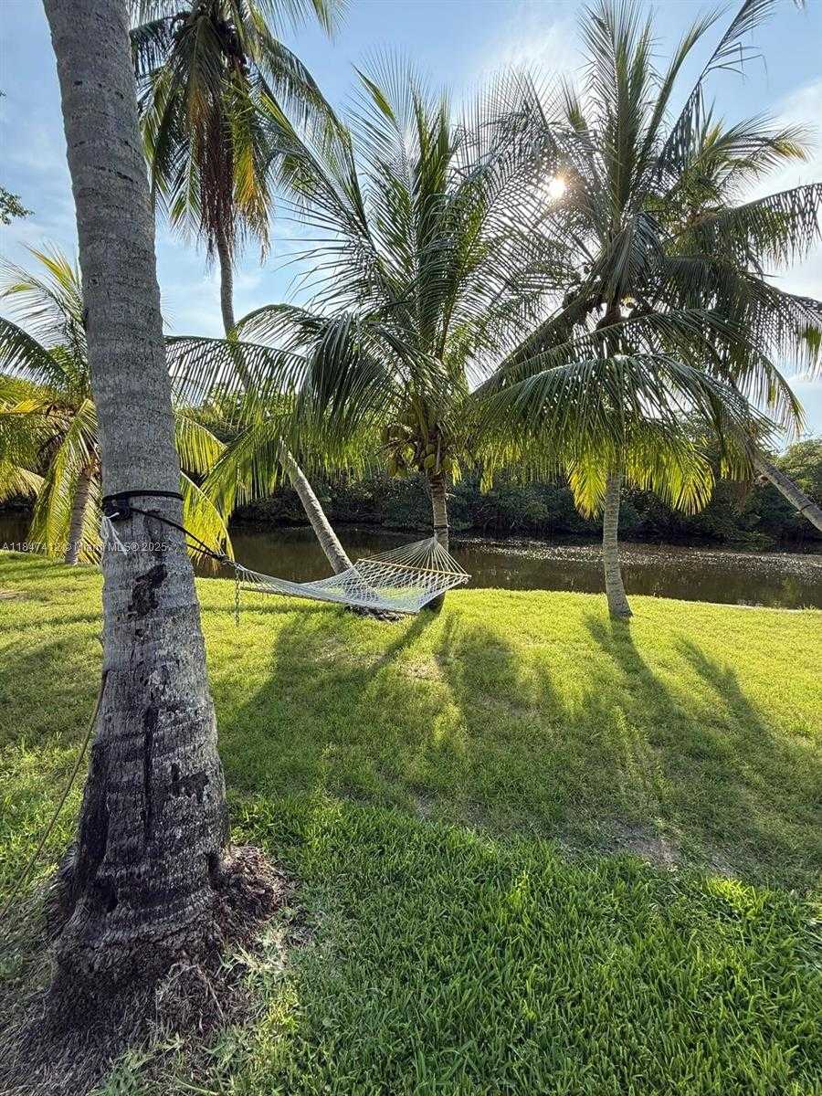 Small Image of 18358 NORTH EAST 23RD CT, North Miami Beach Number 17