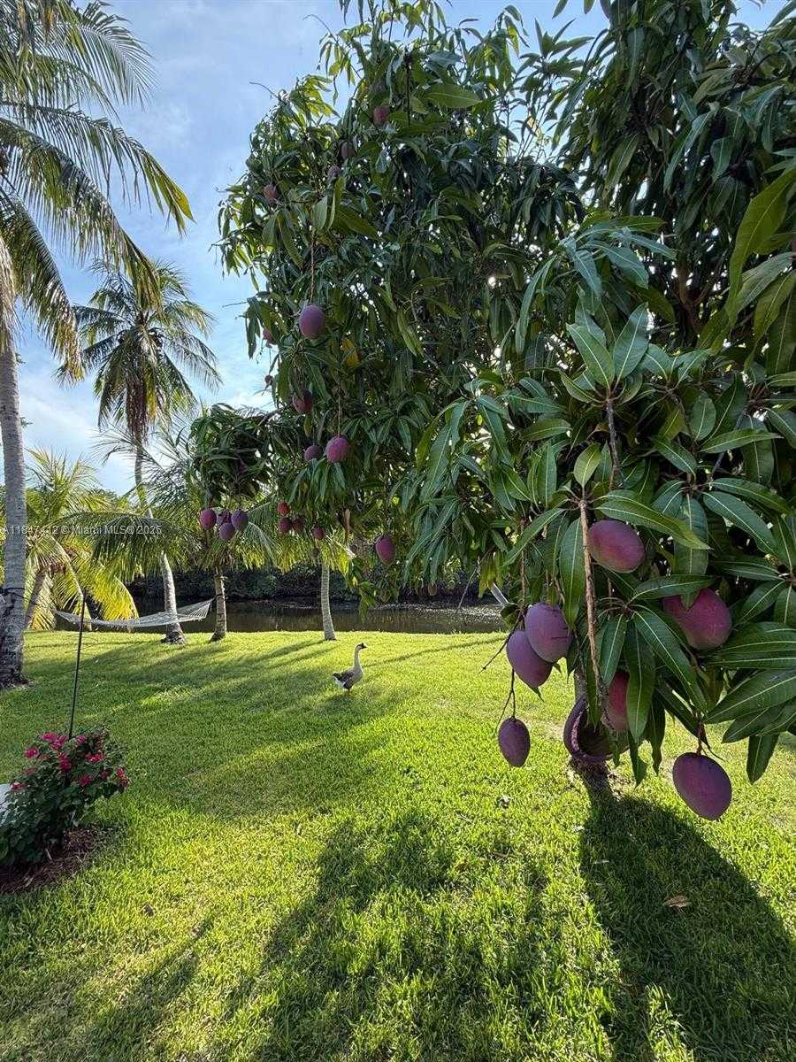 Small Image of 18358 NORTH EAST 23RD CT, North Miami Beach Number 20