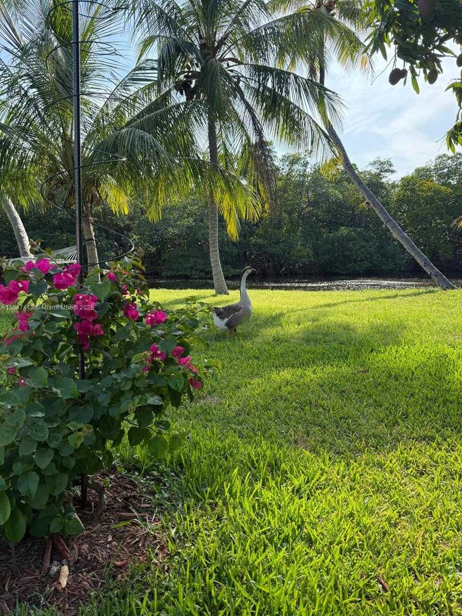 Small Image of 18358 NORTH EAST 23RD CT, North Miami Beach Number 21