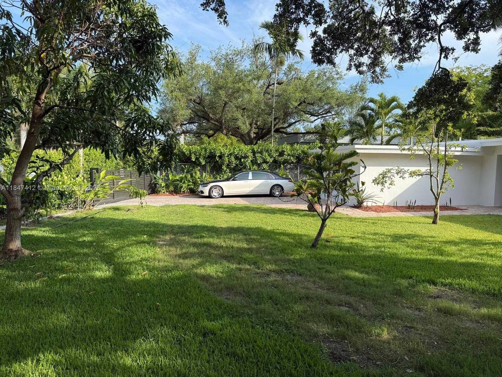 Small Image of 18358 NORTH EAST 23RD CT, North Miami Beach Number 22